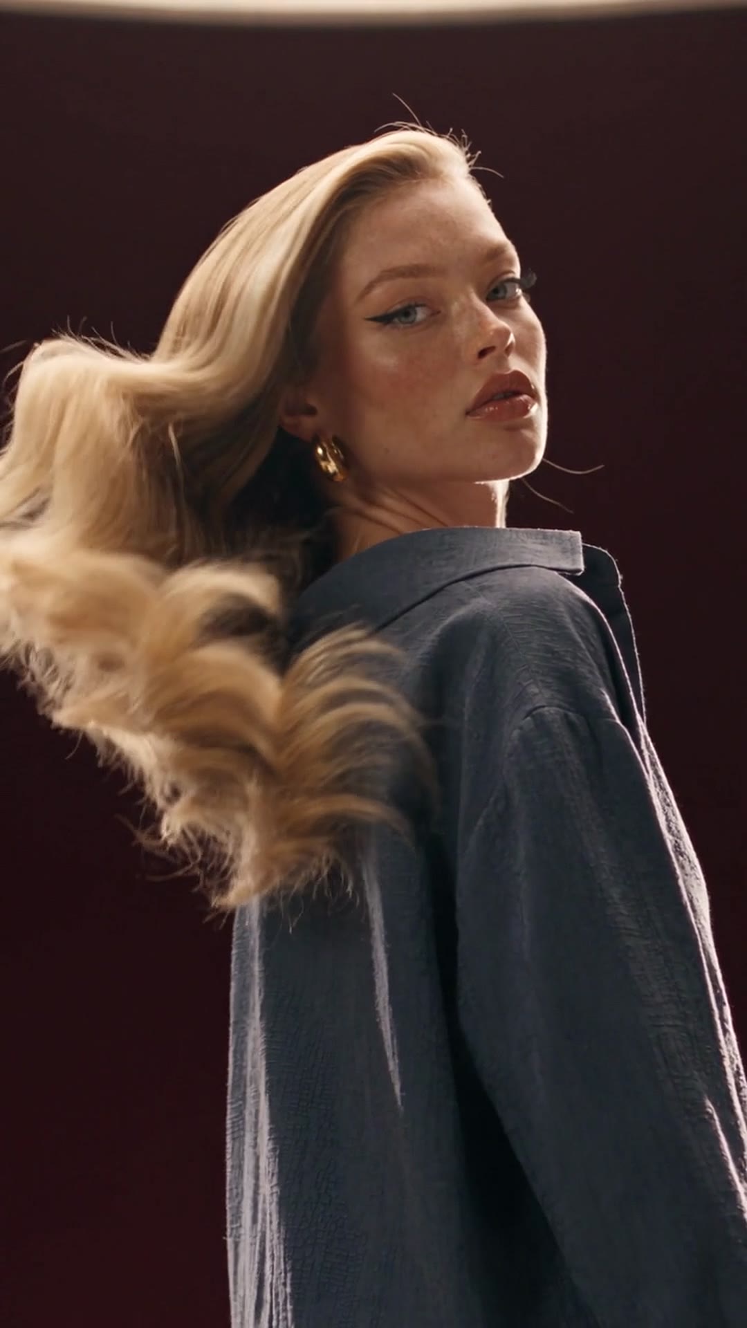 Model met blonde golven